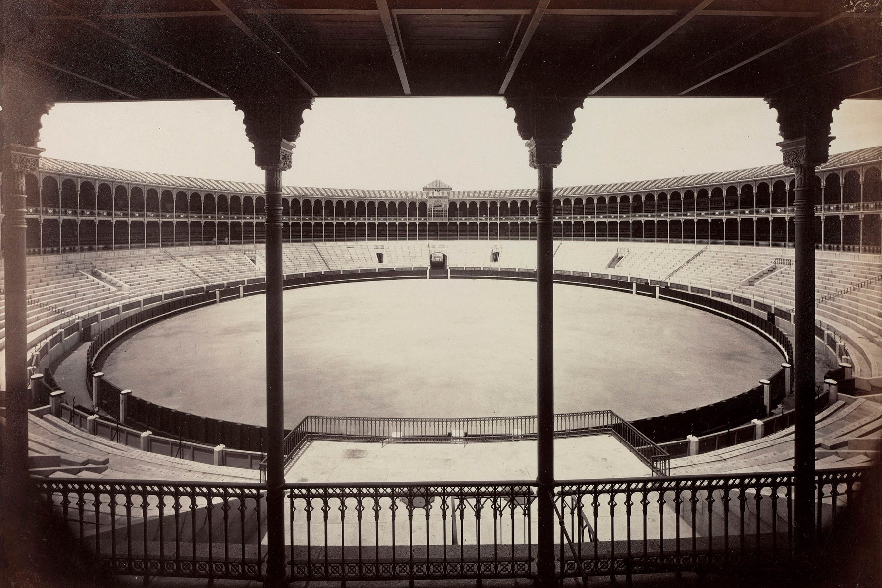 Plaza de toros de Madrid. Vista general interior. Fotografía histórica.